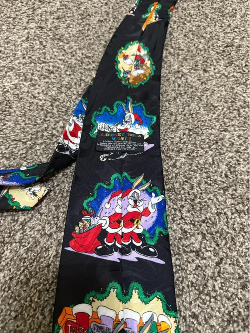Vintage 1996 Looney Tunes Mania Christmas Silk Tie Bugs Bunny Taz Tweety